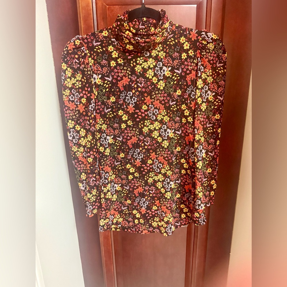 Truth by Republic Black Mesh Overlay Top S small in Fun & Flirty Floral